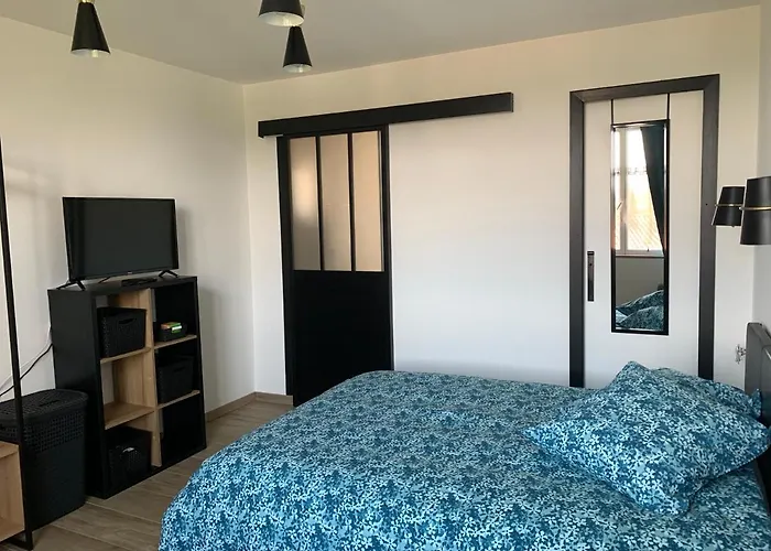 Gite Les Combes Bellevue A Etrez, Appartement A La Campagne
